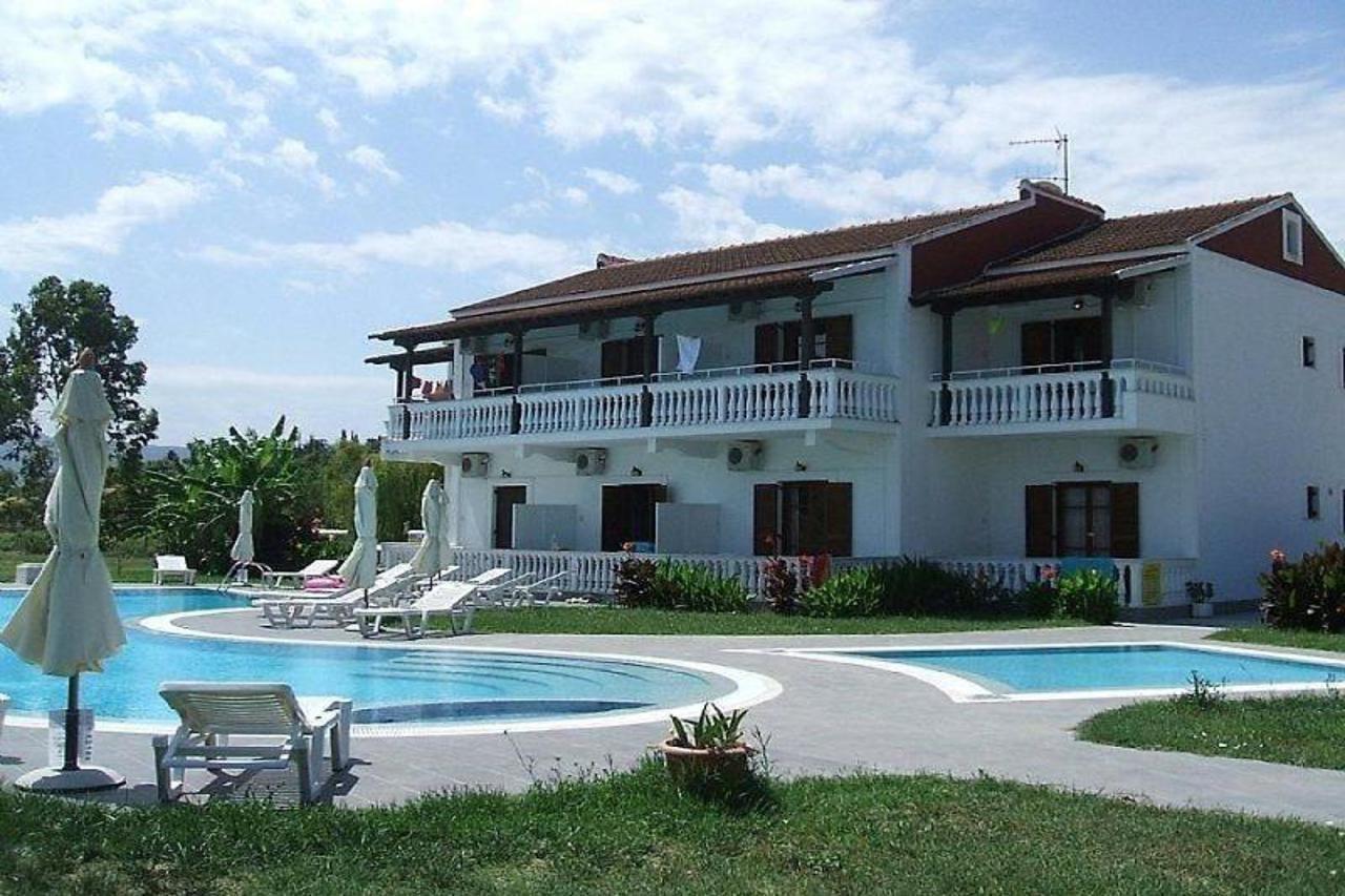 Vlachos Apartments ซีดารี ภายนอก รูปภาพ