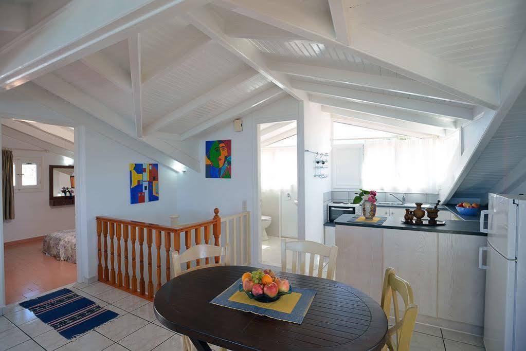 Vlachos Apartments ซีดารี ภายนอก รูปภาพ